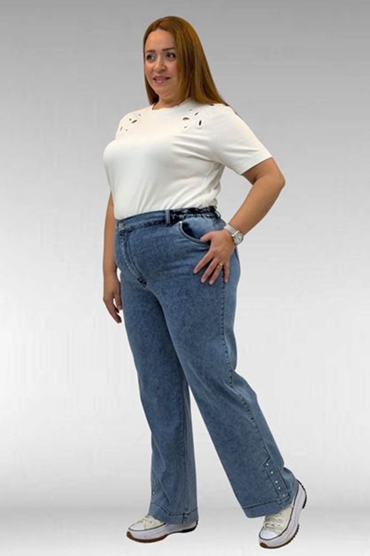 D-59024 Büyük Beden Paçasında Taş Detaylı Kot Pantolon - Açık Mavi 