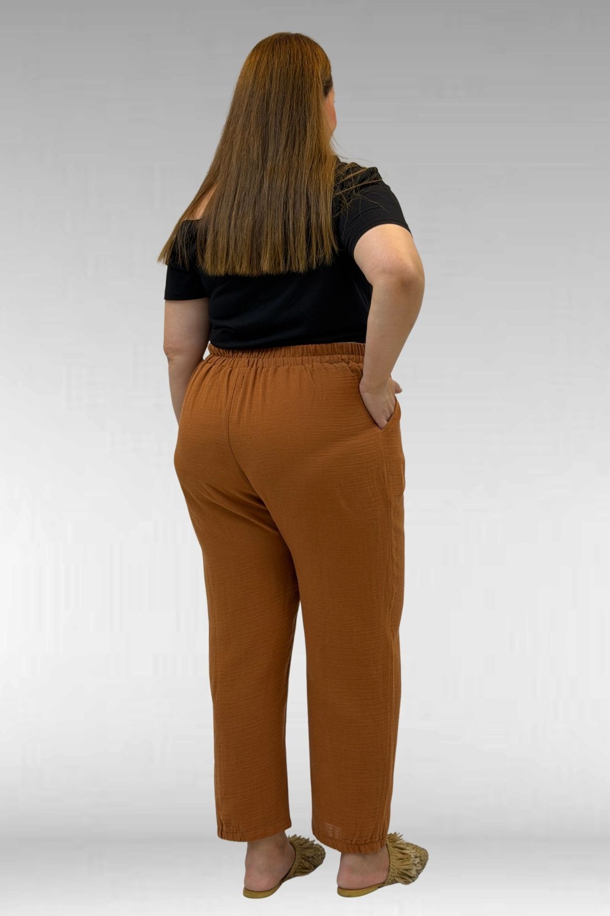 59022 Büyük Beden Paçası Yarım Lastikli Müslin Pantolon - Tarçın