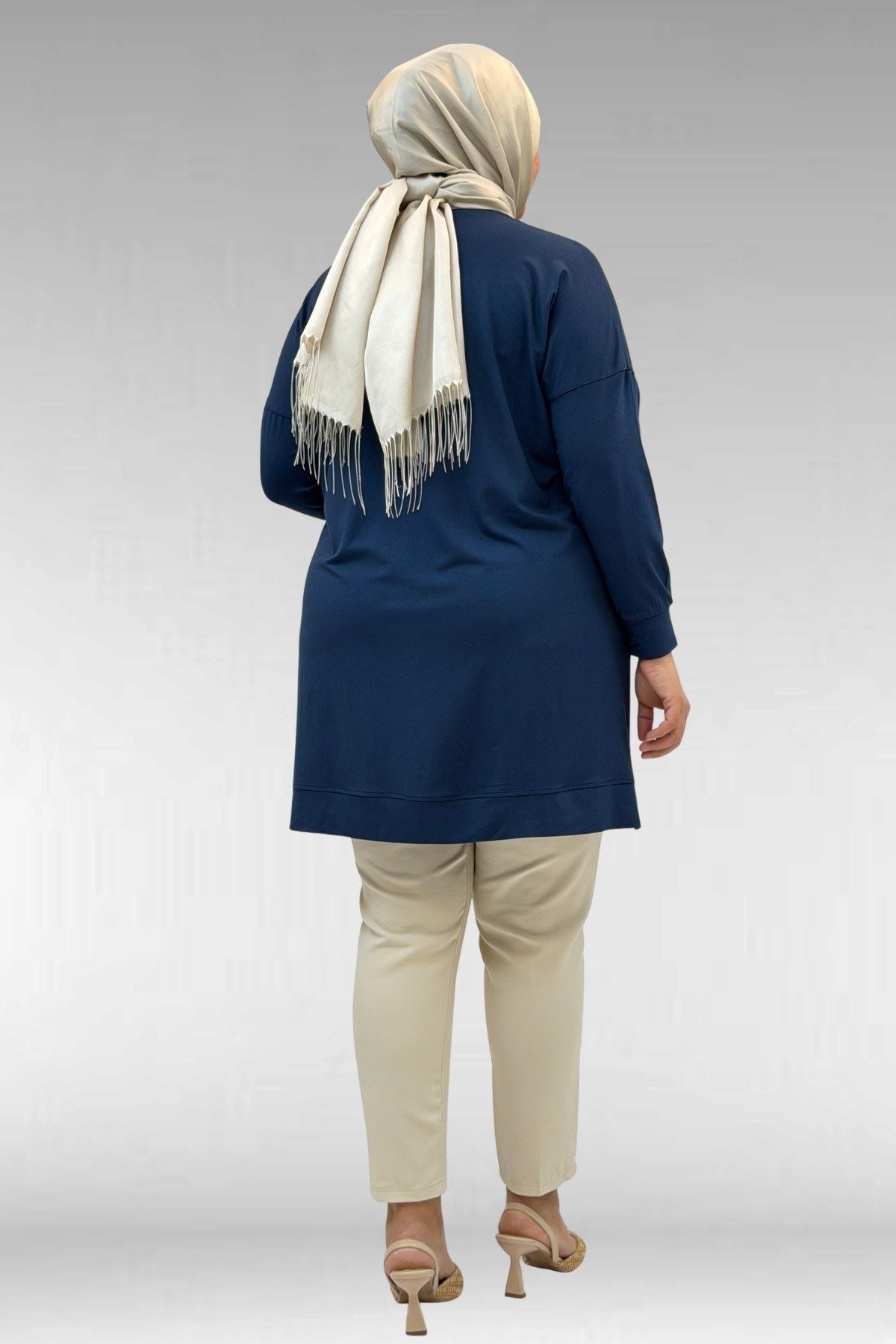 58013 Büyük Beden Önü Yıldız Ve Taş Detaylı Penye Tunik - İndigo