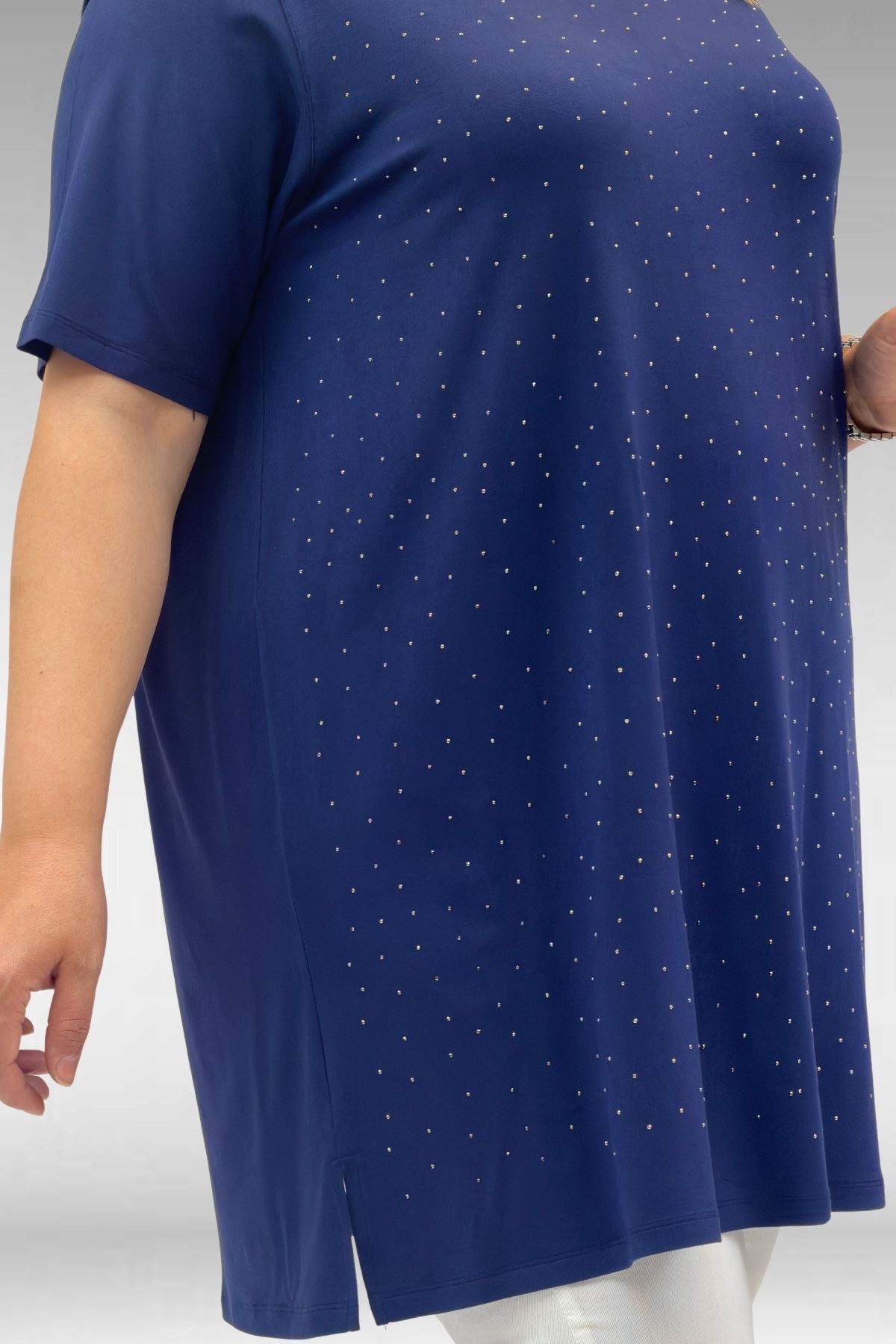 68501 Büyük Beden Yakası Biyeli Önü Taşlı Penye Tişört - Lacivert