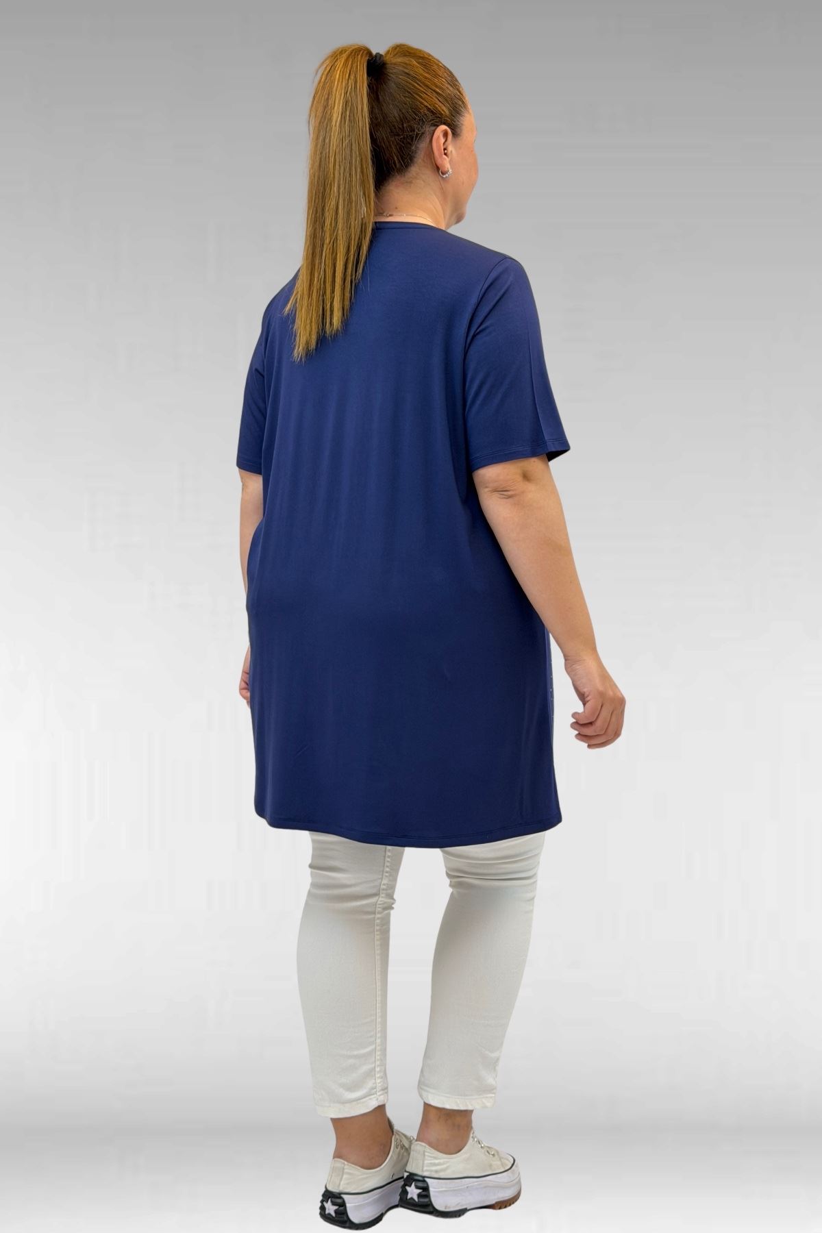 68501 Büyük Beden Yakası Biyeli Önü Taşlı Penye Tişört - Lacivert