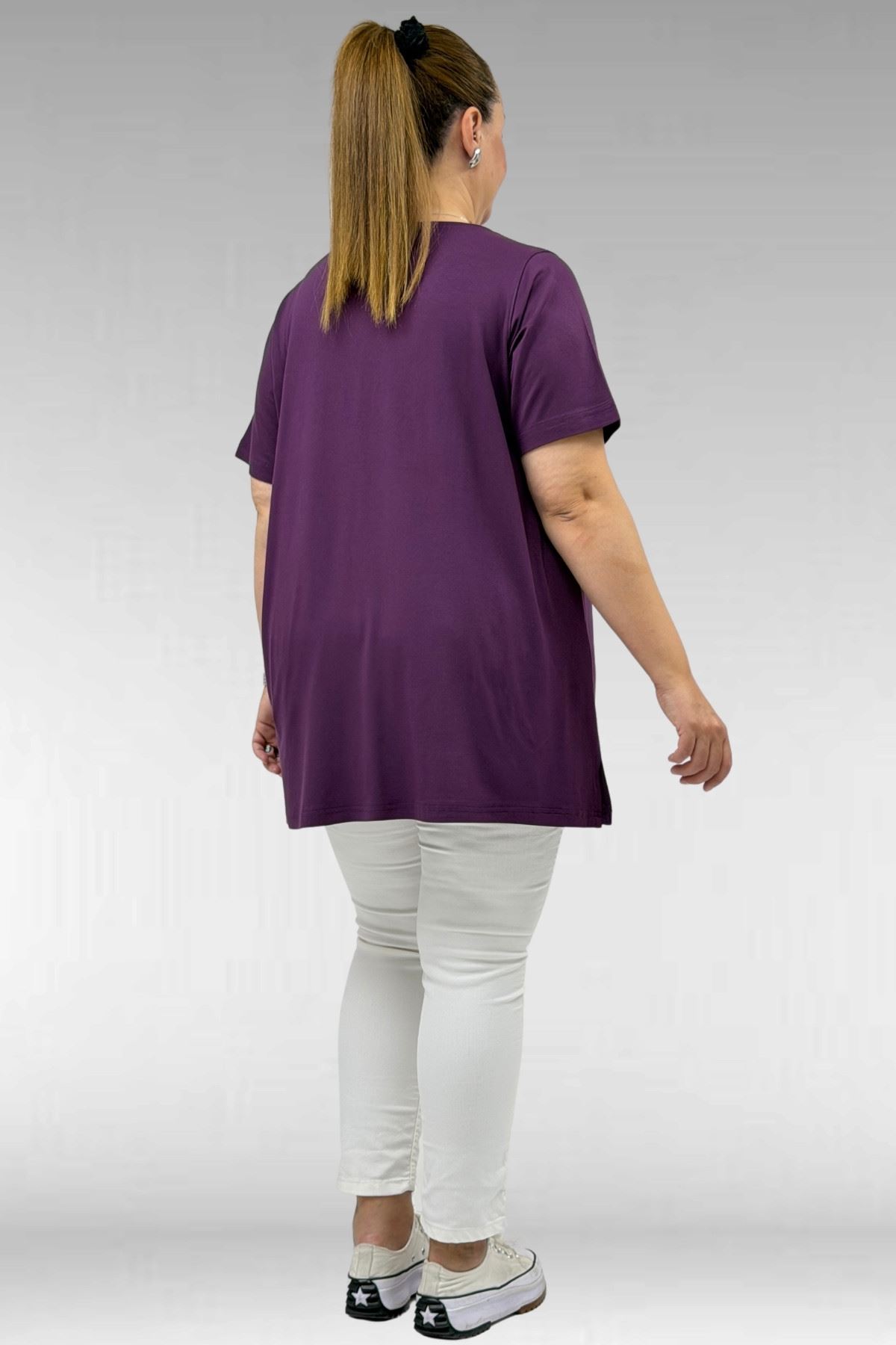 68503 Büyük Beden Yakası Biyeli Baskılı Penye Tişört - Mürdüm