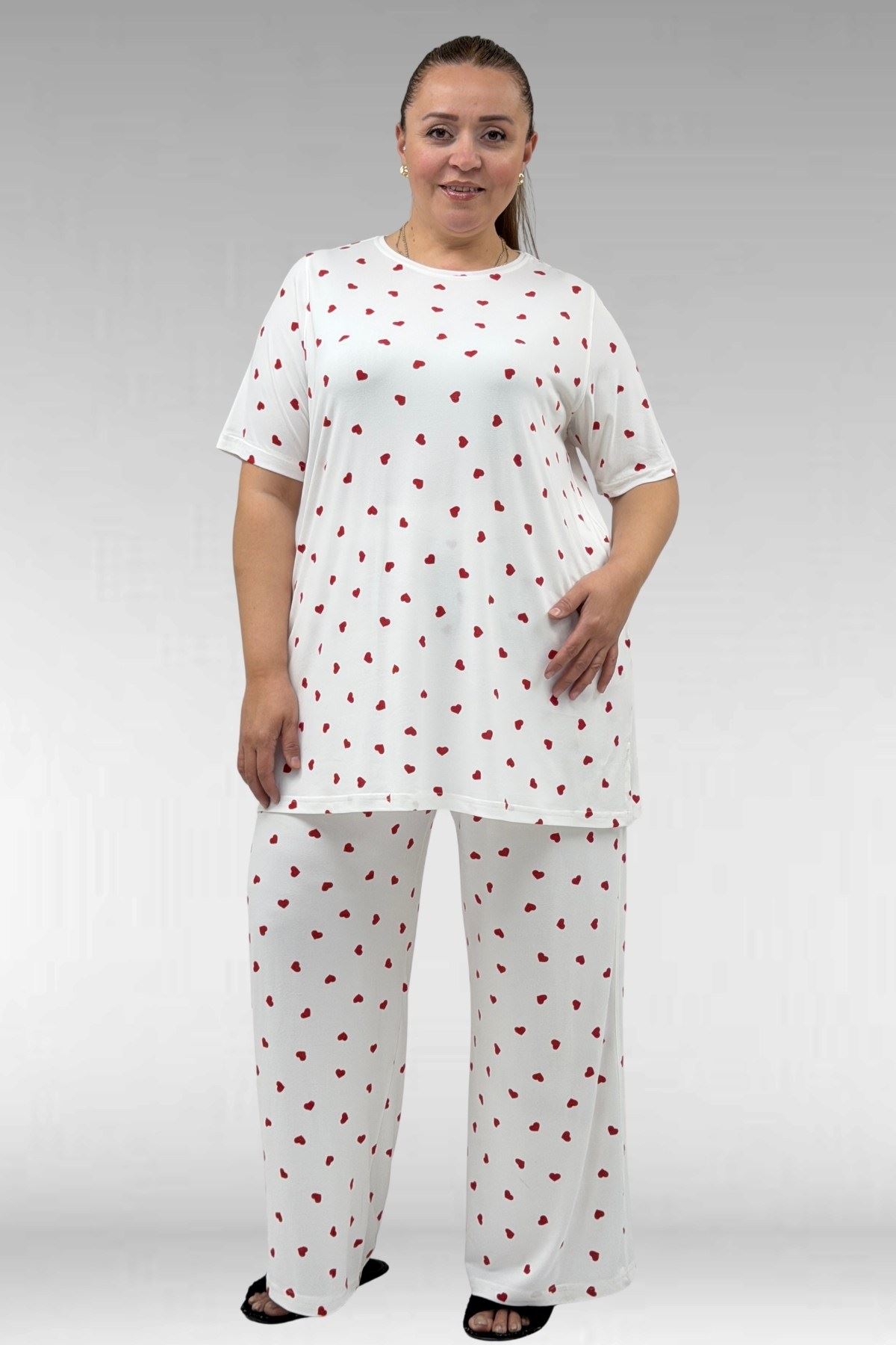 67801 Büyük Beden Kısakol Desenli  Pijama Takımı - Kırmızı Kalp Desenli