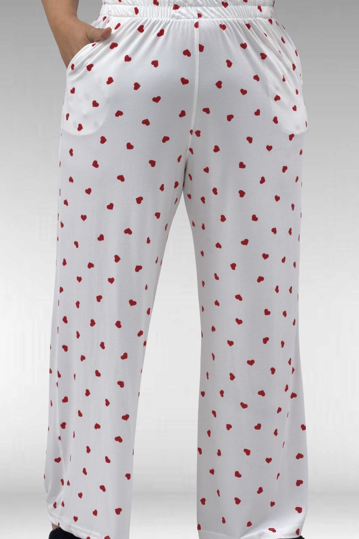 67801 Büyük Beden Kısakol Desenli  Pijama Takımı - Kırmızı Kalp Desenli