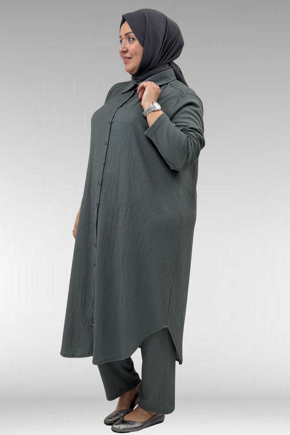 37013 Large Size Buttoned Suit with Wrinkled Trousers-Black