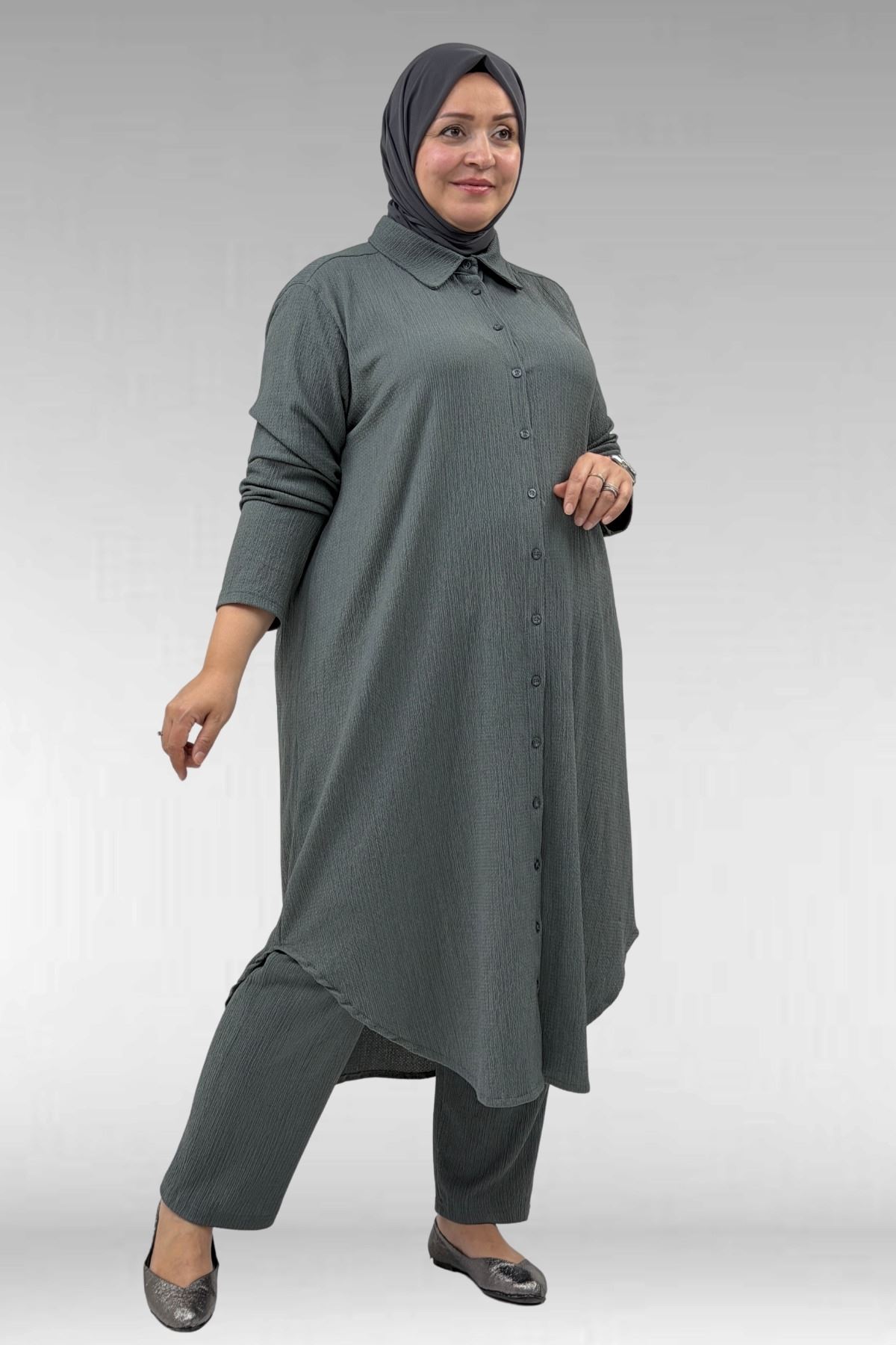 37013 Large Size Buttoned Suit with Wrinkled Trousers-Black
