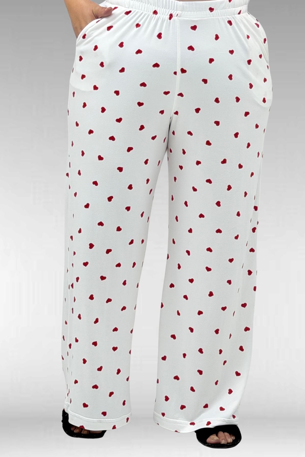 67802 Büyük Beden Yanı Yırtmaçlı Milan Pijama Takımı - Kırmızı Kalp Desenli