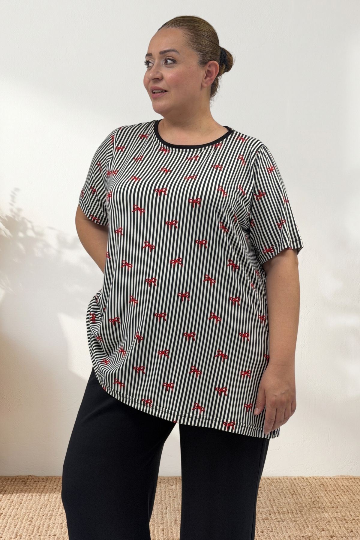 67809 Büyük Beden Üstü Desenli Kombinli Milan-Modal Pijama Takımı - Kırmızı Kurdele Desenli