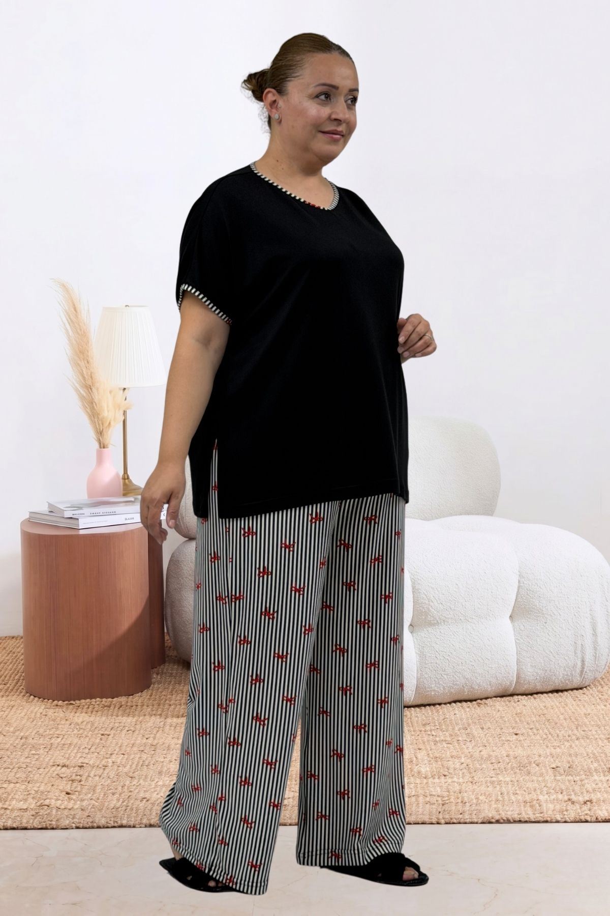 67808 Büyük Beden Kombinli Modal -Milan Pijama Takımı - Kırmızı Kurdele Desenli