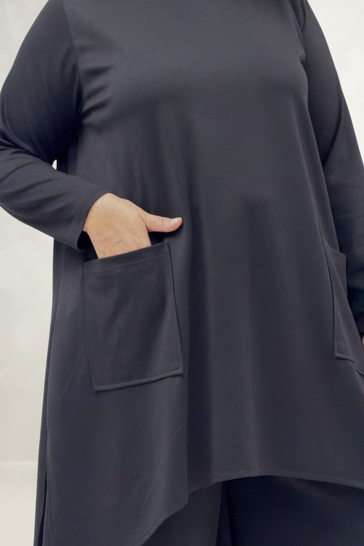 68086 Büyük Beden Eteği Oval Kesim Modal Tunik - Siyah