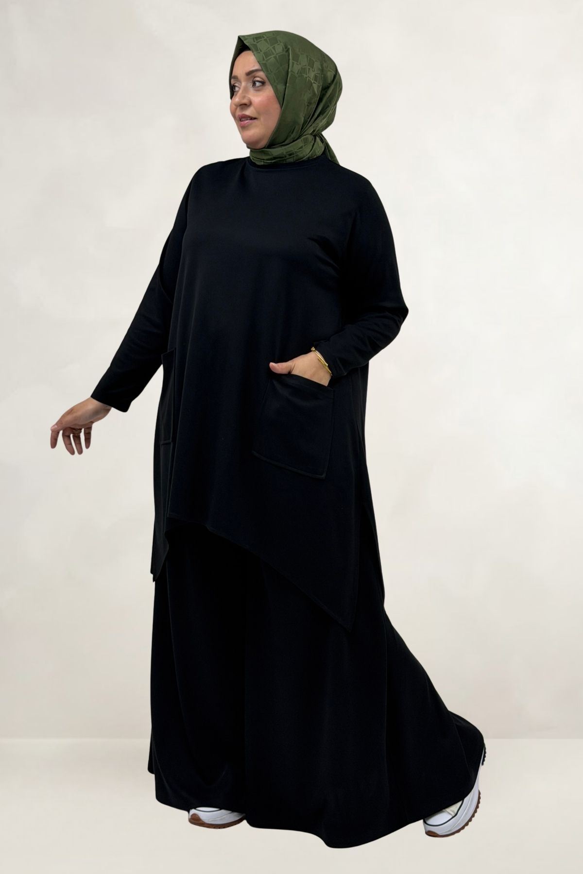 68086 Büyük Beden Eteği Oval Kesim Modal Tunik - Siyah