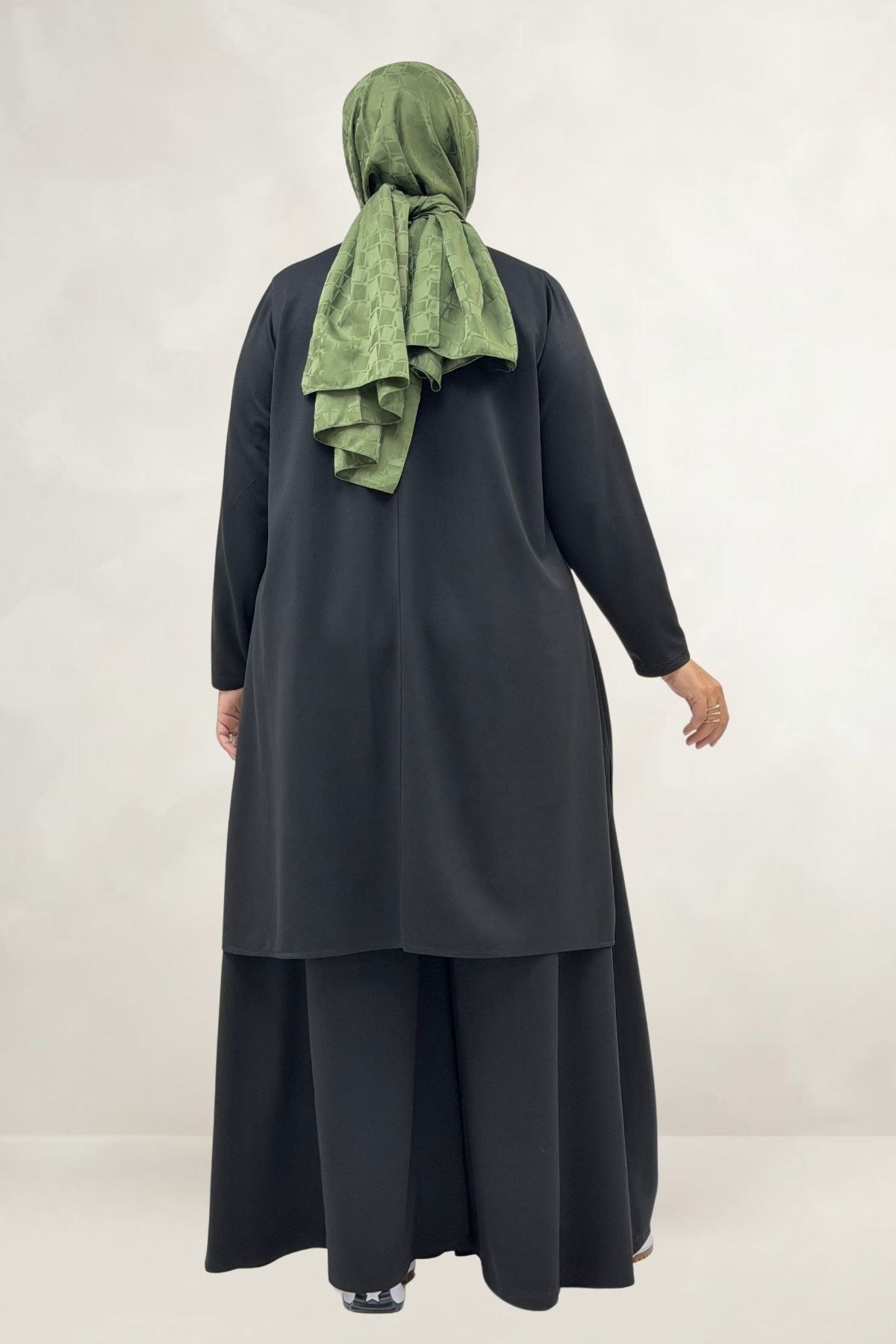 68086 Büyük Beden Eteği Oval Kesim Modal Tunik - Siyah
