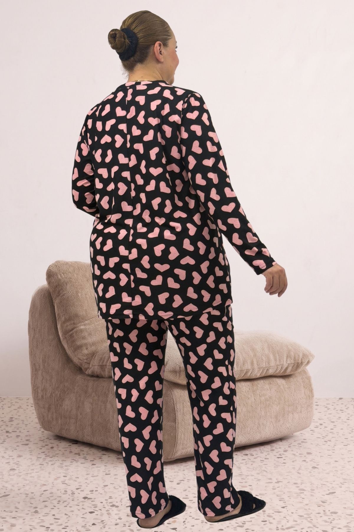 67810 Büyük Beden Uzunkol Desenli Süet Pantolonlu Pijama Takımı - Siyah Pembe Kalpli