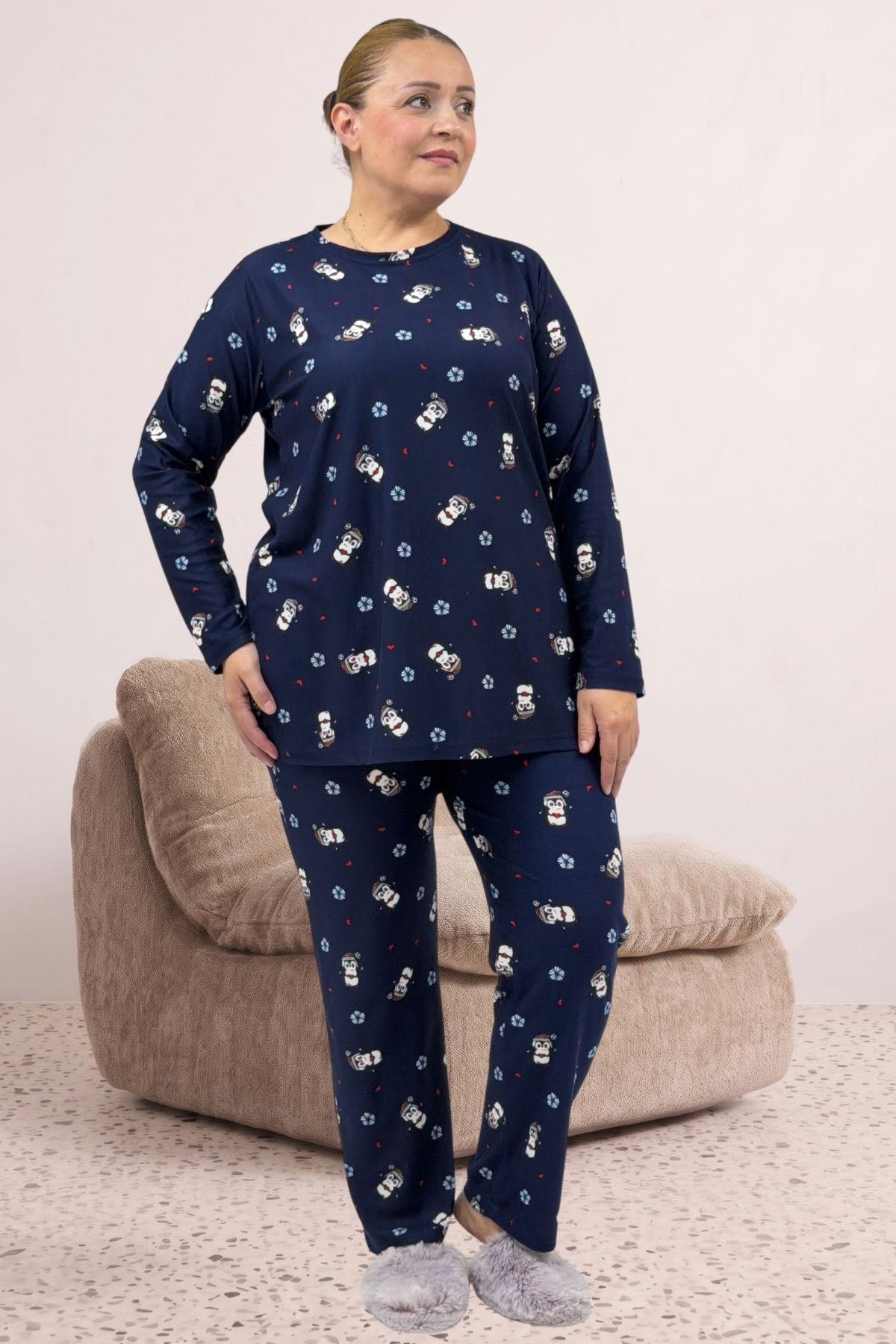 67810 Büyük Beden Uzunkol Desenli Süet Pantolonlu Pijama Takımı - Laci Penguen Desenli