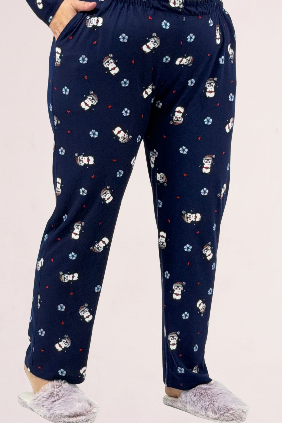 67810 Büyük Beden Uzunkol Desenli Süet Pantolonlu Pijama Takımı - Laci Penguen Desenli
