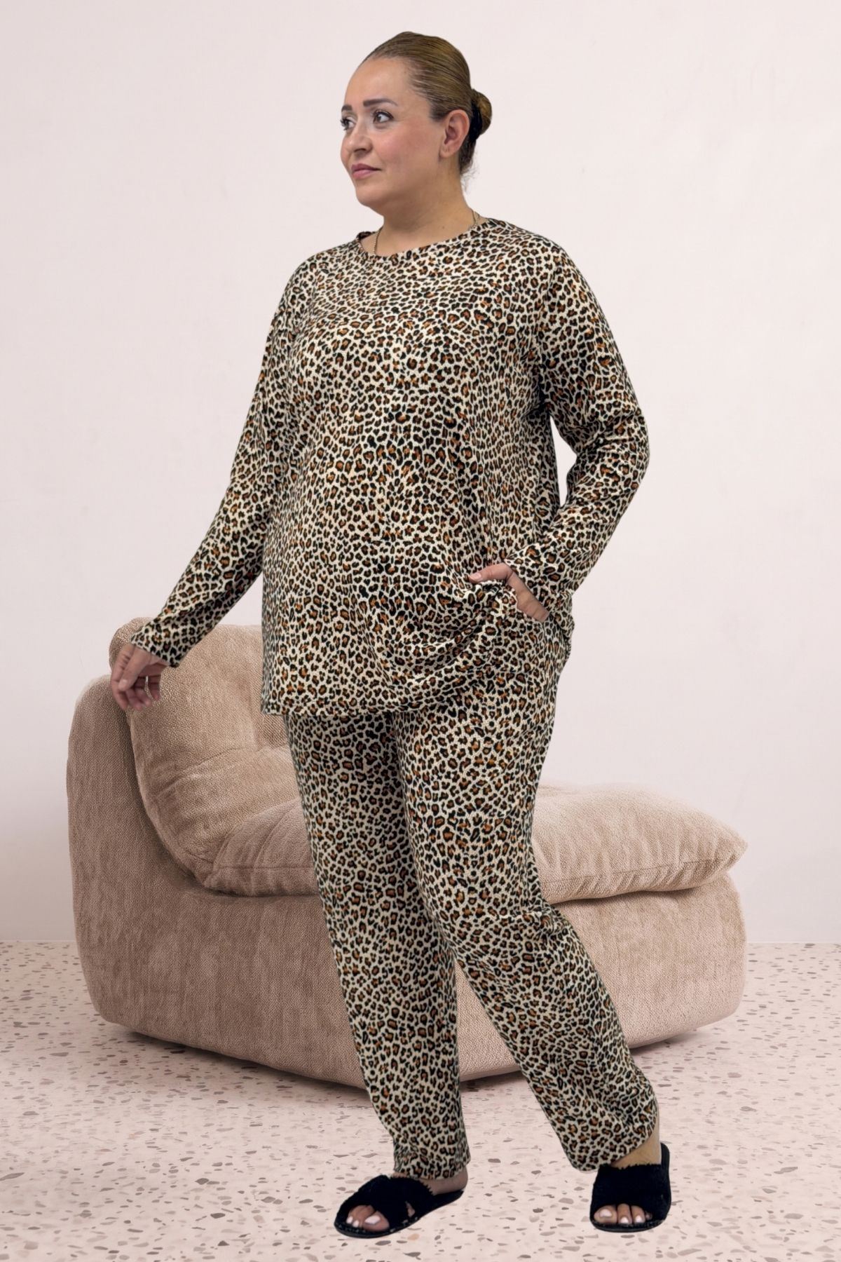 67810 Büyük Beden Uzunkol Desenli Süet Pantolonlu Pijama Takımı - Leopar