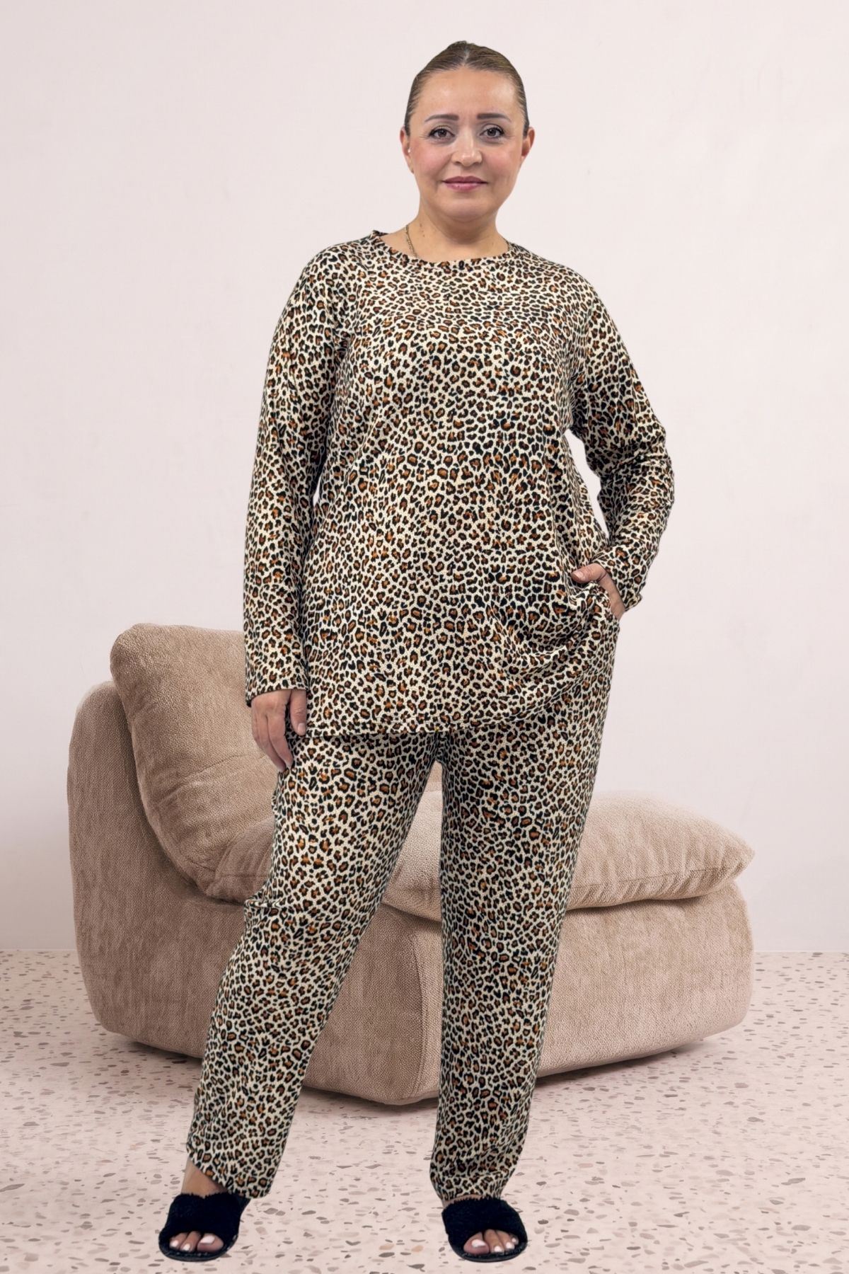 67810 Büyük Beden Uzunkol Desenli Süet Pantolonlu Pijama Takımı - Leopar