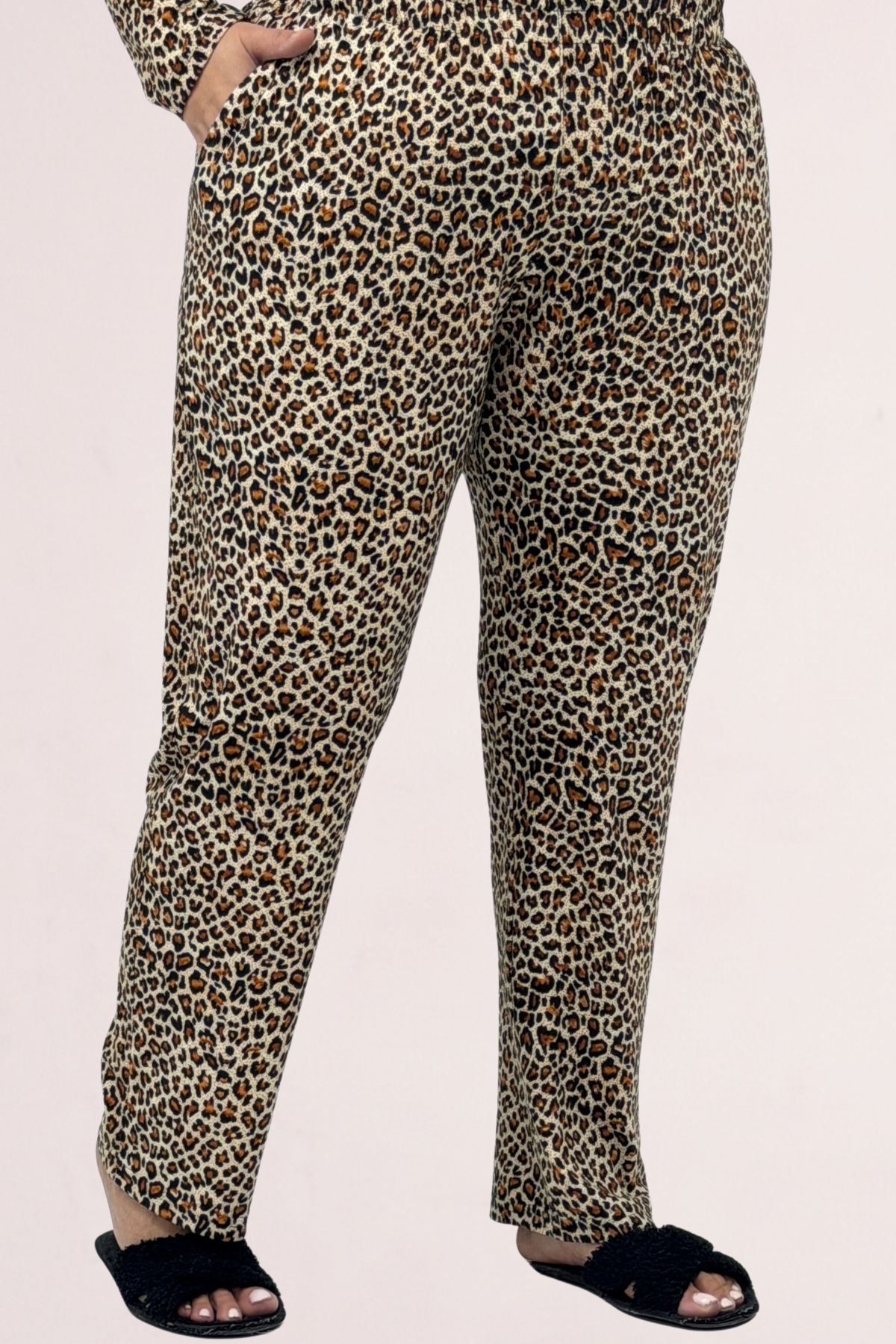 67810 Büyük Beden Uzunkol Desenli Süet Pantolonlu Pijama Takımı - Leopar