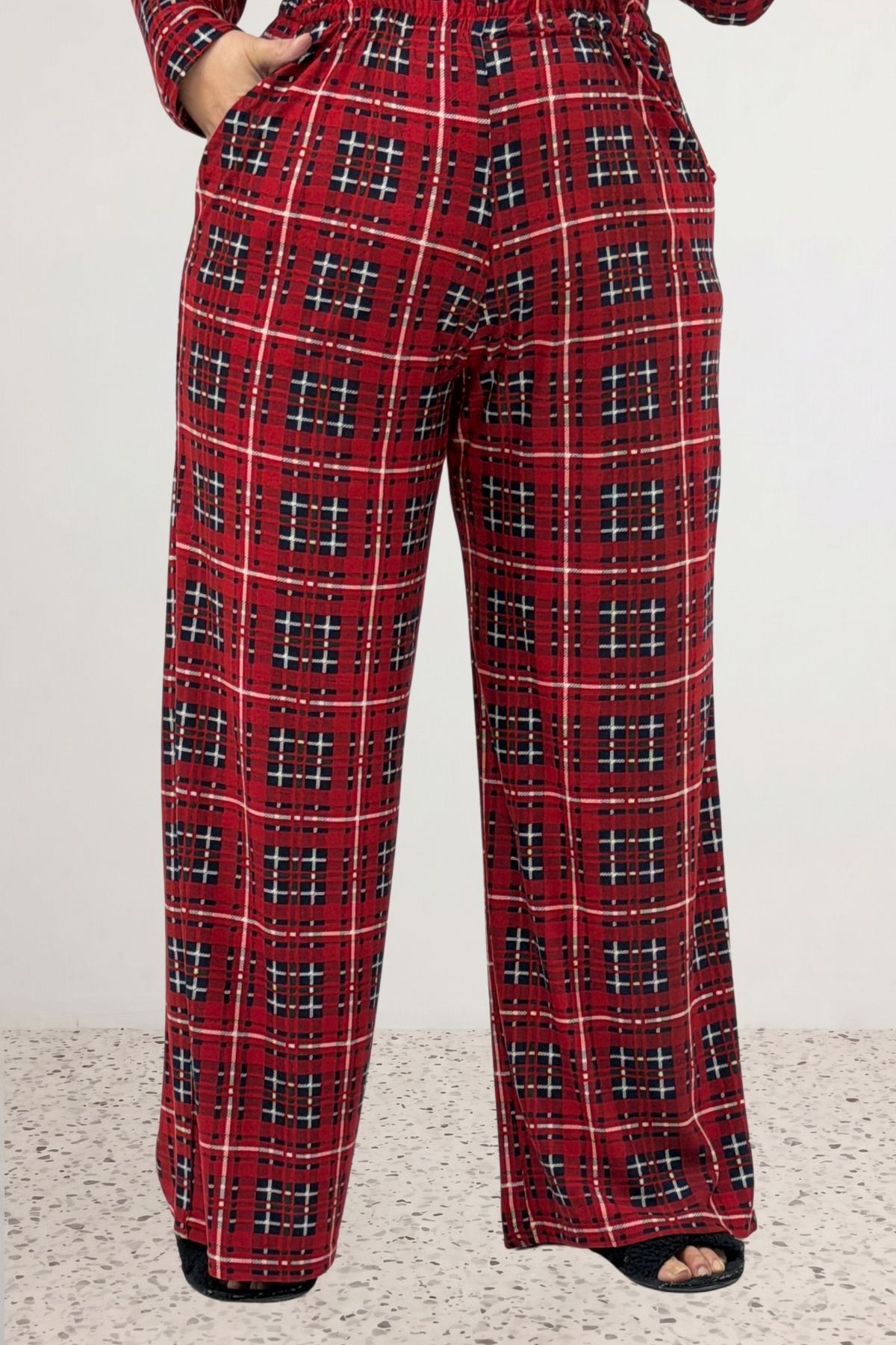 67811 Büyük Beden Boydan Düğmeli Desenli Süet Pijama Takımı - Bordo Kare Desenli
