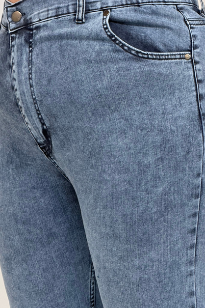 9185-4 Büyük Beden Taşlamalı Boru Paça  Kot Pantolon - Buz Mavi 