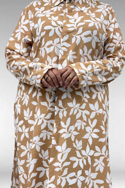 68045 Büyük Beden Kolu Kıvırma Detaylı Mango Tunik - Yaprak Desen Taba