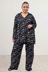 67811 Büyük Beden Boydan Düğmeli Desenli Süet Pijama Takımı - Laci-Vizon Desenli